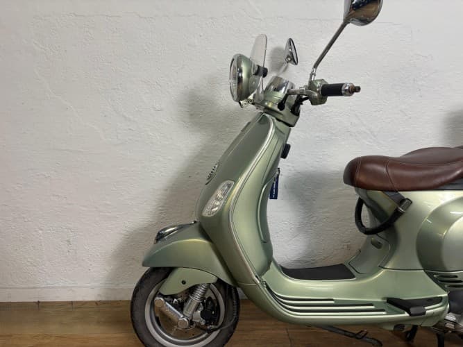 PIAGGIO VESPA 125 LXV 2013 de segunda mano