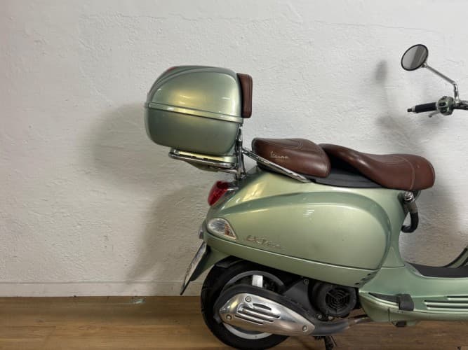 PIAGGIO VESPA 125 LXV 2013 de segunda mano