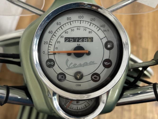 PIAGGIO VESPA 125 LXV 2013 de segunda mano