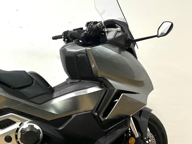 HONDA FORZA 750 2023 de segunda mano