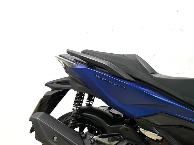 HONDA FORZA 125 2022 de segunda mano