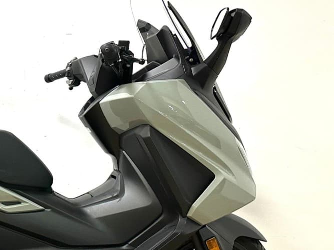 HONDA FORZA 125 2023 de segunda mano