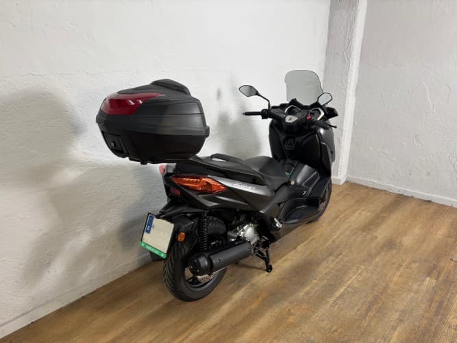 YAMAHA XMAX 125 2017 de segunda mano