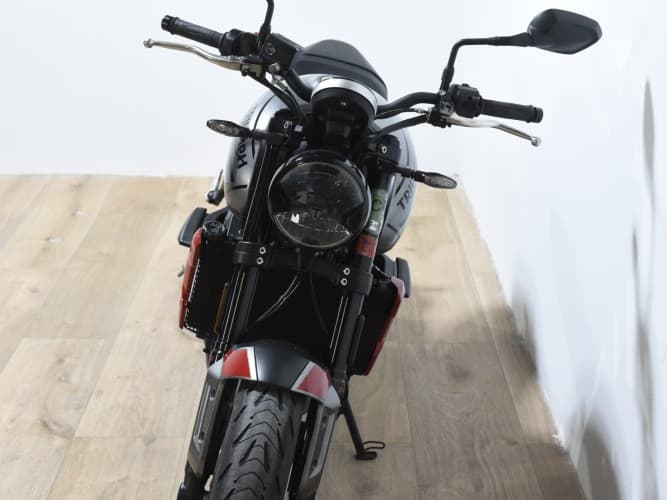 TRIUMPH TRIDENT 660 2021 de segunda mano