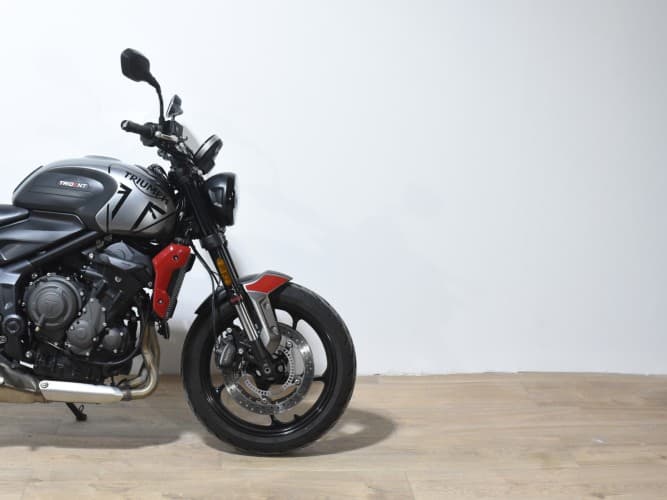 TRIUMPH TRIDENT 660 2021 de segunda mano