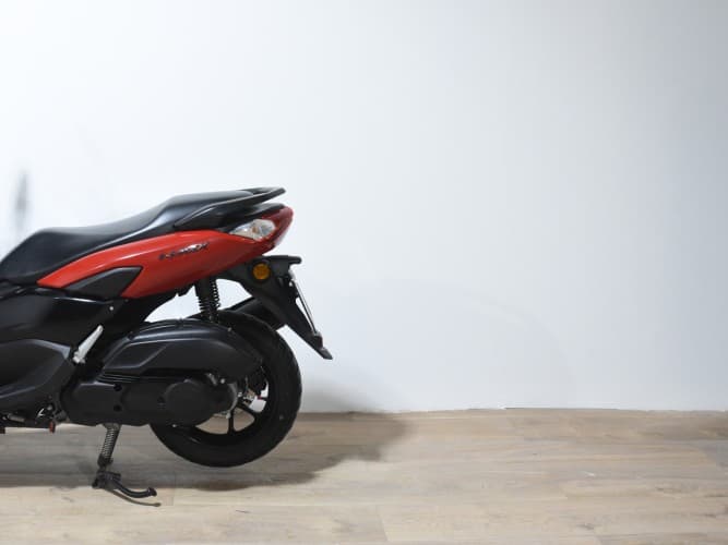 YAMAHA NMAX 125 2023 de segunda mano