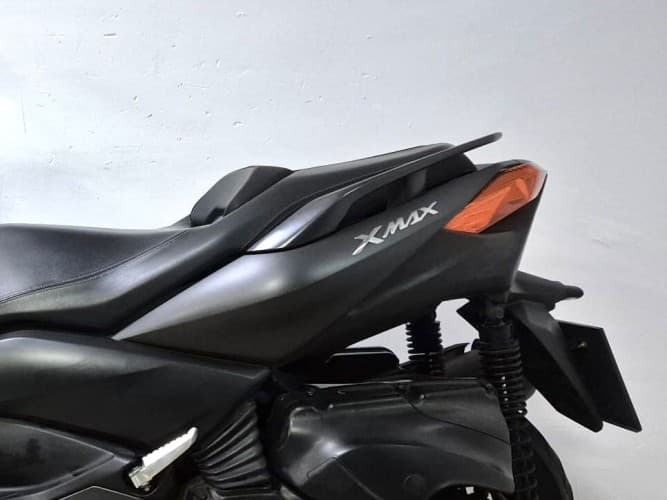 YAMAHA XMAX 400 2018 de segunda mano