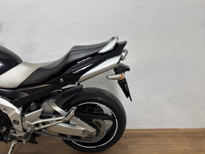 SUZUKI GSR 600 (A) 2007 de segunda mano