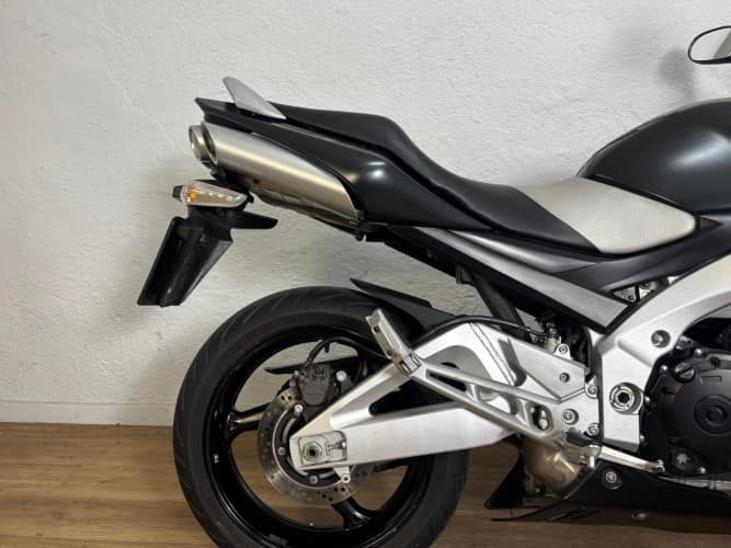 SUZUKI GSR 600 (A) 2008 de segunda mano