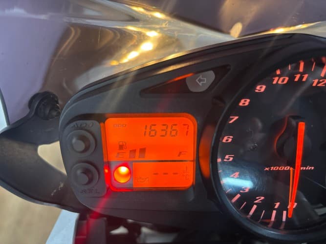 SUZUKI GSR 600 (A) 2008 de segunda mano