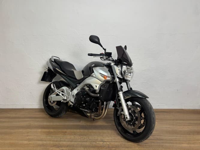SUZUKI GSR 600 (A) 2008 de segunda mano