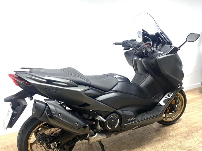 Comprar YAMAHA TMAX 560 TECH MAX 2021 de segunda mano YAMAHA TMAX 560 TECH MAX 2021 de segunda mano