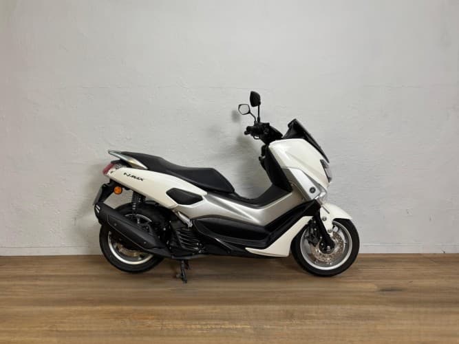 YAMAHA NMAX 125 2017 de segunda mano