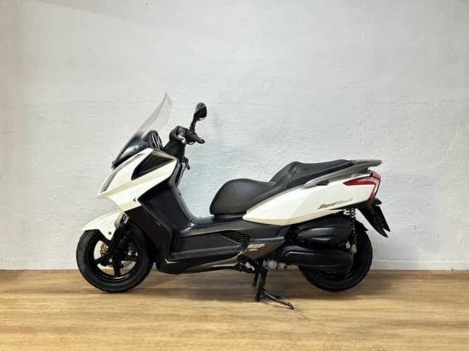 Comprar KYMCO SUPER DINK 125 2015 de segunda mano KYMCO SUPER DINK 125 2015 de segunda mano