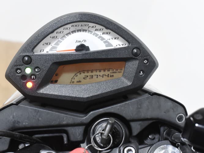 KAWASAKI ER 6N 2011 de segunda mano