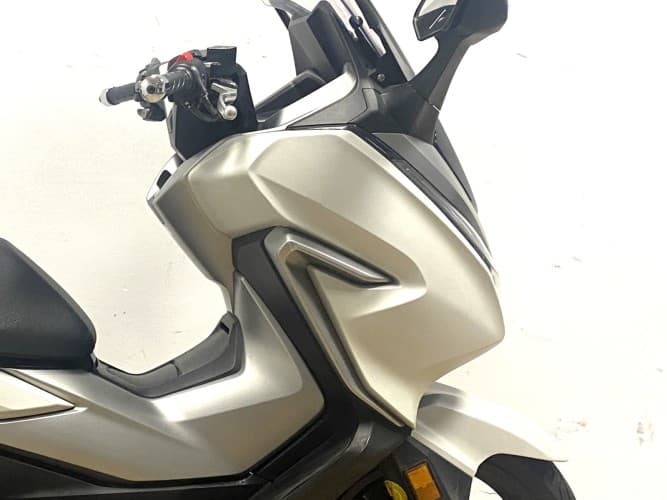 HONDA FORZA 300 2018 de segunda mano