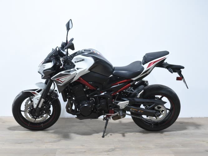 Comprar KAWASAKI Z 900 (A2) 2022 de segunda mano KAWASAKI Z 900 (A2) 2022 de segunda mano