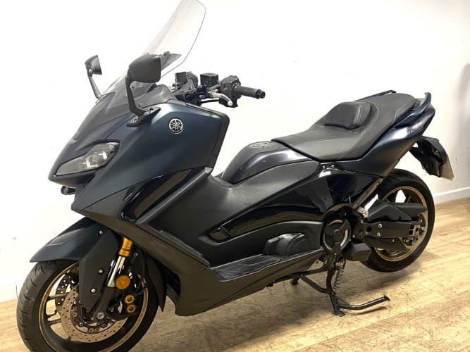 YAMAHA TMAX 560 TECH MAX 2023 de segunda mano