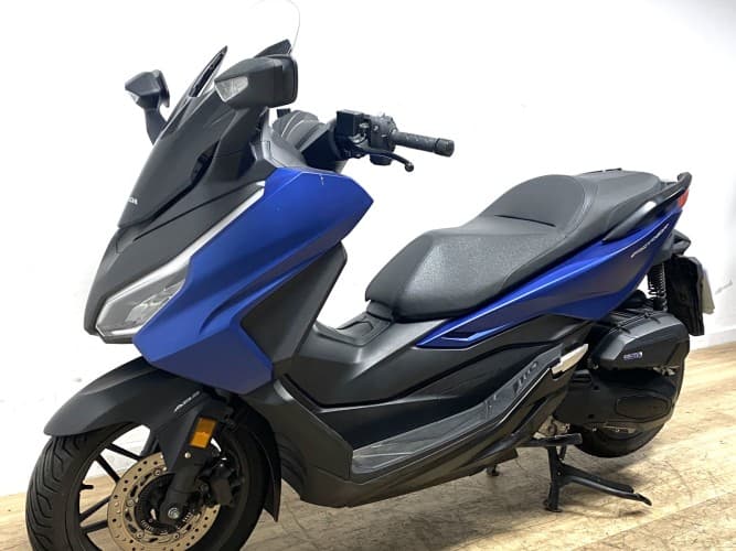 HONDA FORZA 125 2023 de segunda mano