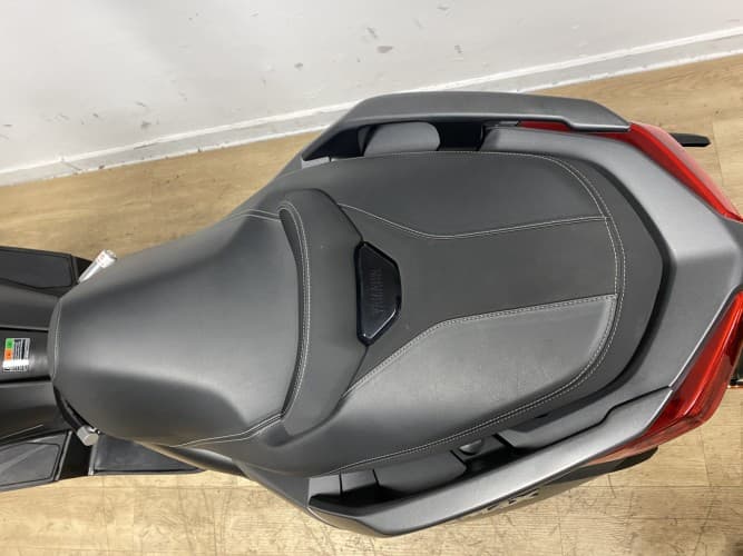 YAMAHA XMAX 125 2025 de segunda mano