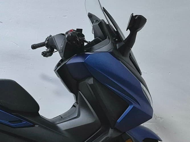 HONDA FORZA 350 2023 de segunda mano