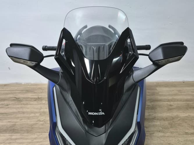 HONDA FORZA 350 2023 de segunda mano