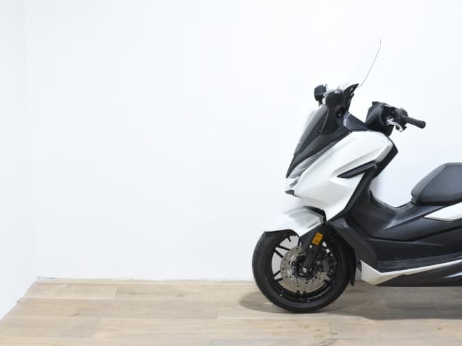 HONDA FORZA 125 2018 de segunda mano