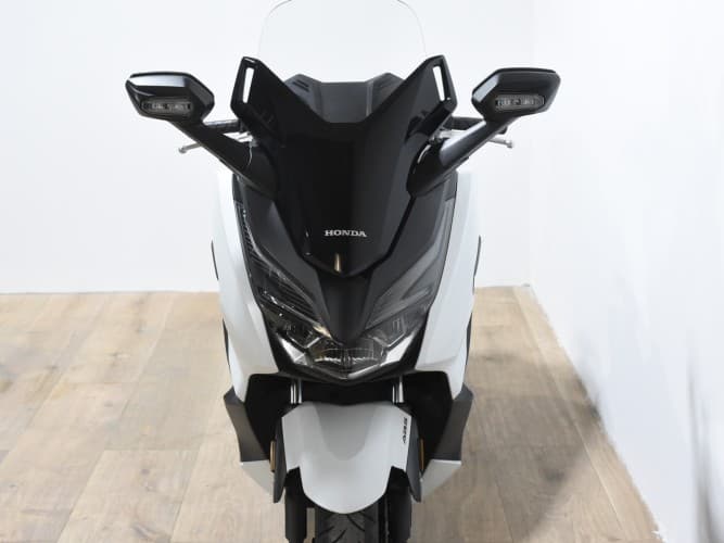 HONDA FORZA 125 2018 de segunda mano