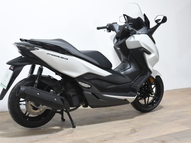 HONDA FORZA 125 2018 de segunda mano
