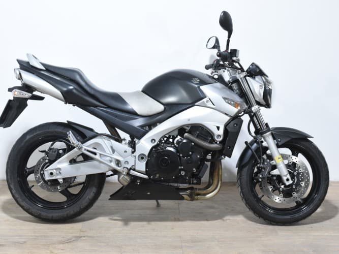 Comprar SUZUKI GSR 600 2007 de segunda mano SUZUKI GSR 600 2007 de segunda mano