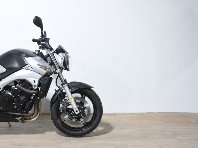 Comprar SUZUKI GSR 600 2007 de segunda mano SUZUKI GSR 600 2007 de segunda mano