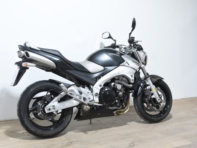 Comprar SUZUKI GSR 600 2007 de segunda mano SUZUKI GSR 600 2007 de segunda mano