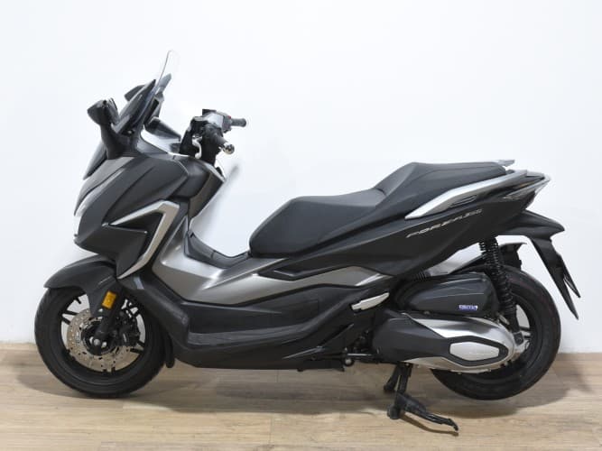 Comprar HONDA FORZA 350 2021 de segunda mano HONDA FORZA 350 2021 de segunda mano