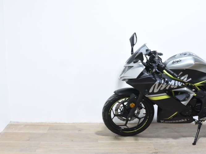 Comprar KAWASAKI NINJA 125 2019 de segunda mano KAWASAKI NINJA 125 2019 de segunda mano