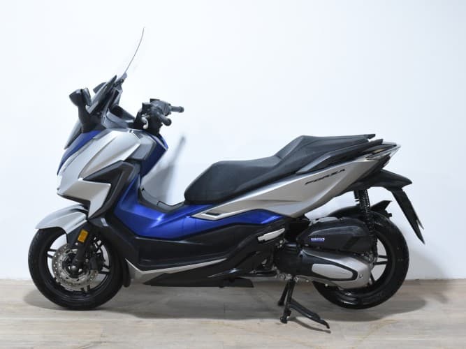 HONDA FORZA 125 2022 de segunda mano