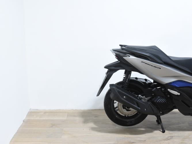 HONDA FORZA 125 2022 de segunda mano