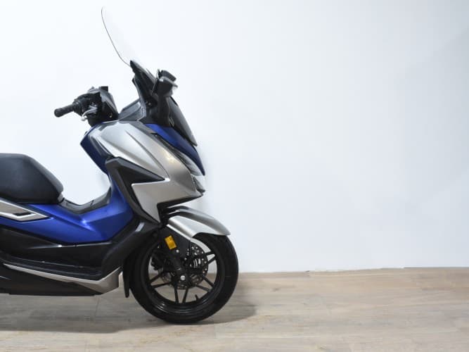 HONDA FORZA 125 2022 de segunda mano