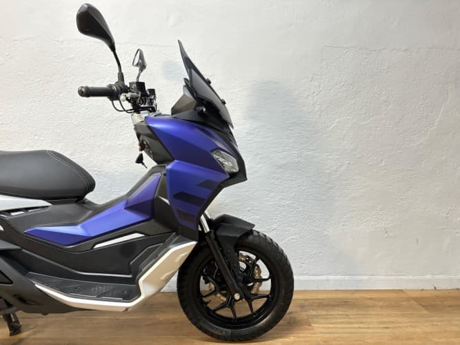 APRILIA SR GT 125 2024 de segunda mano