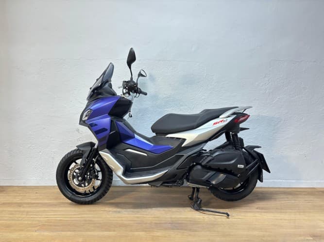 APRILIA SR GT 125 2024 de segunda mano