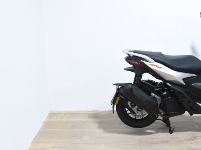 Comprar APRILIA SR GT 125 (IVA DEDUCIBLE) 2024 de segunda mano APRILIA SR GT 125 (IVA DEDUCIBLE) 2024 de segunda mano