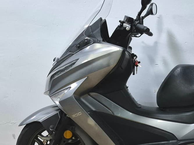 Comprar KYMCO GRAND DINK 300 2020 de segunda mano KYMCO GRAND DINK 300 2020 de segunda mano