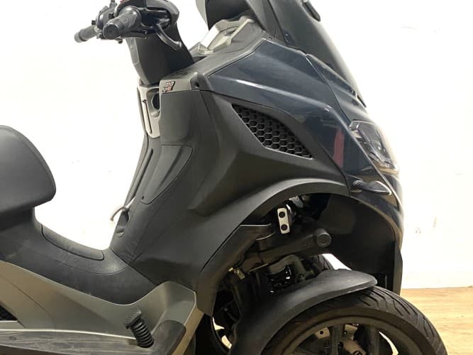 PIAGGIO MP3 310 HPE 2025 de segunda mano