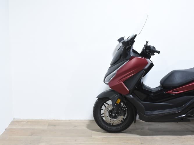 HONDA FORZA 125 2023 de segunda mano