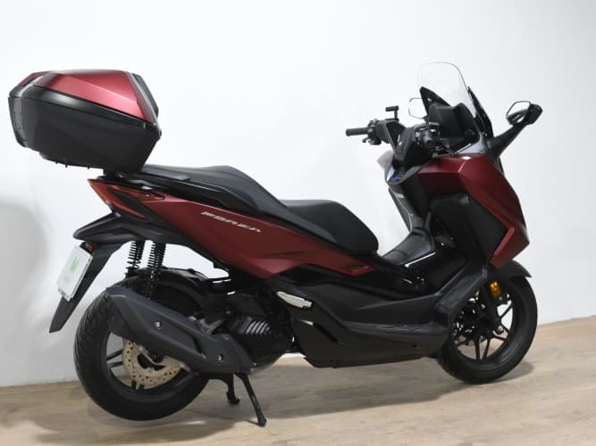 HONDA FORZA 125 2023 de segunda mano
