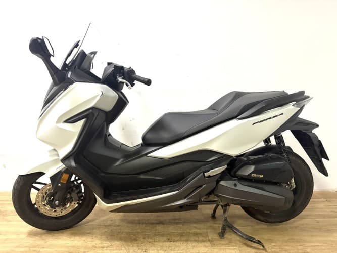 HONDA FORZA 125 2021 de segunda mano