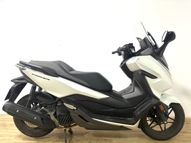 HONDA FORZA 125 2021 de segunda mano
