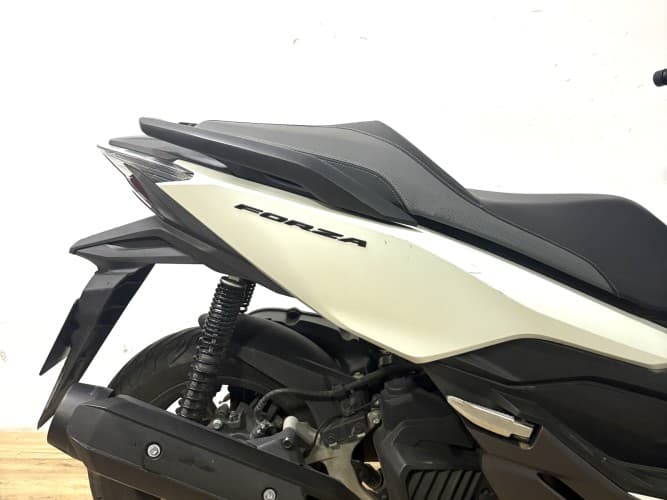HONDA FORZA 125 2021 de segunda mano