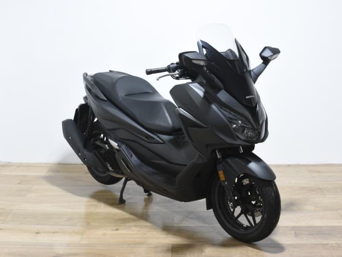 HONDA FORZA 125 2022 de segunda mano