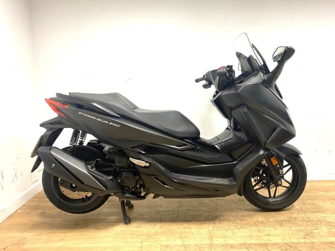 Comprar HONDA FORZA 350 2023 de segunda mano HONDA FORZA 350 2023 de segunda mano
