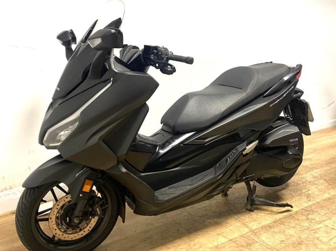 Comprar HONDA FORZA 350 2023 de segunda mano HONDA FORZA 350 2023 de segunda mano